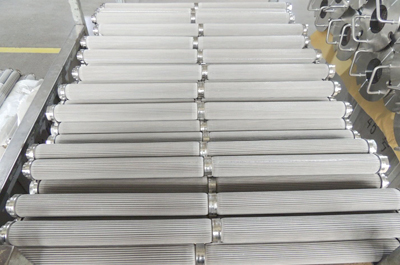 一诺净化生产的不锈钢纤维烧结毡折叠滤筒优点