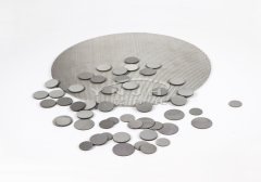 不锈钢烧结网和不锈钢烧结毡的加工过程有以下